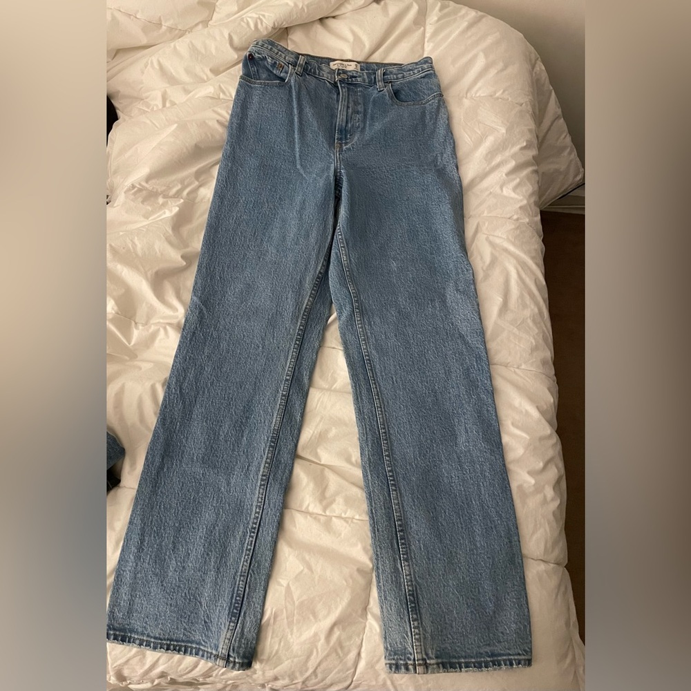 Abercrombie Ultra High Rise 90’s Straight Jean